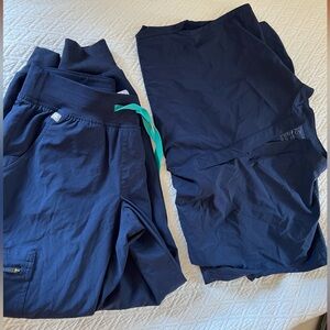 FIGS Technical Collection Scrub Set